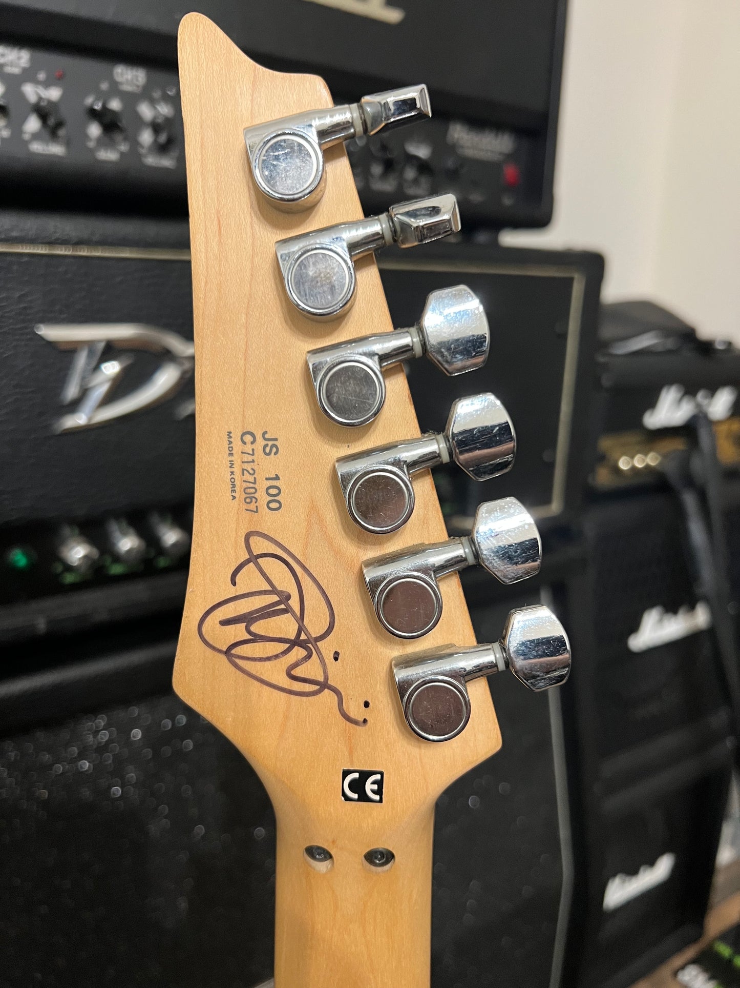 Ibanez JS100 SIGNED BY JOE SATRIANI